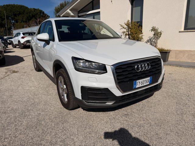 AUDI Q2 30 TDI S tronic Business