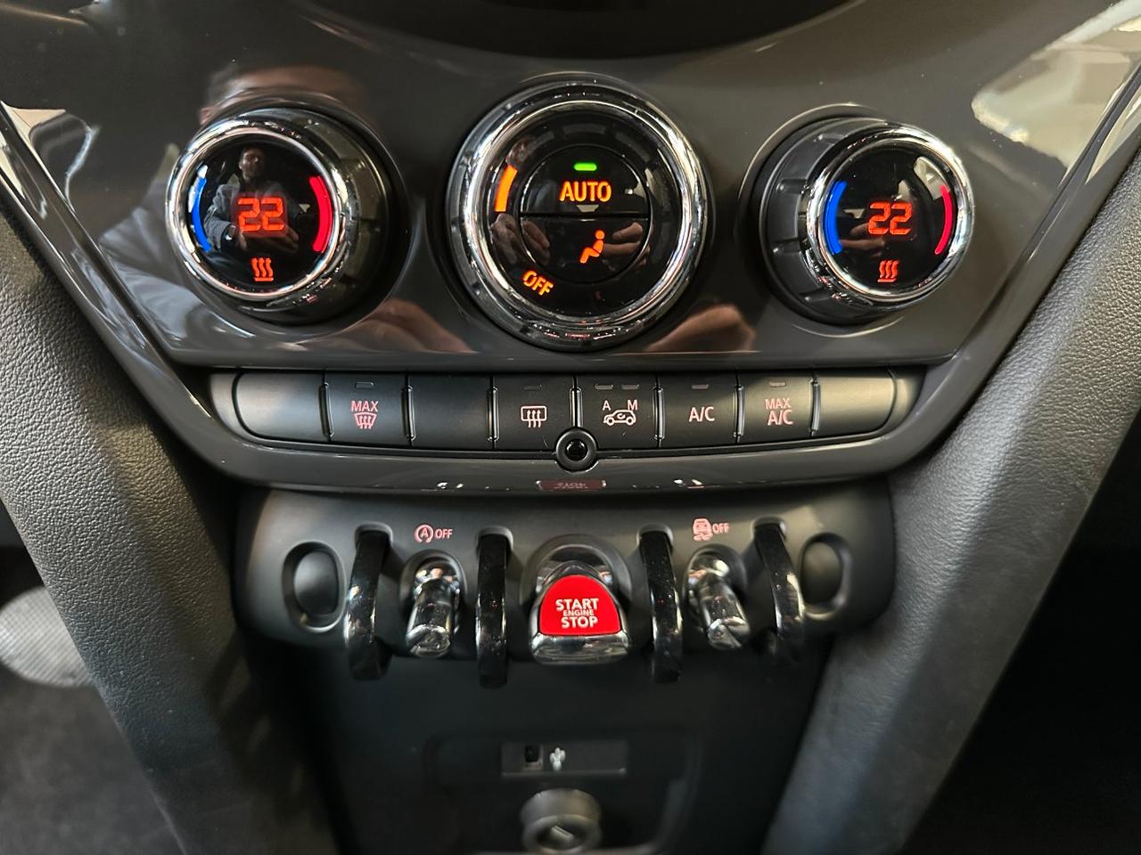 Mini Countryman One Classic 1.5 Auto - LED - Navi - Carplay - 17" - OK Neopat. - IVA