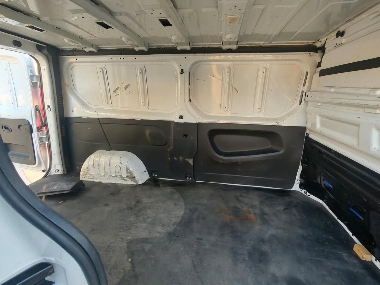 Opel Vivaro 29 L2H1 1.6 BIT. 14O CV EDITION, OK NEOPATENTATI, PREZZO + IVA