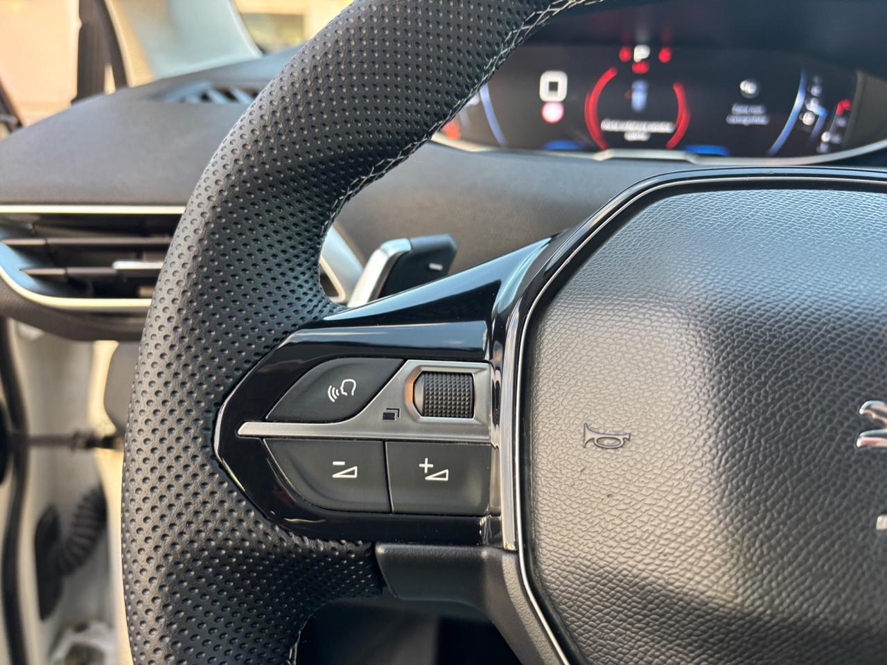 Peugeot 3008 BlueHDi 130 S&S EAT8 Business