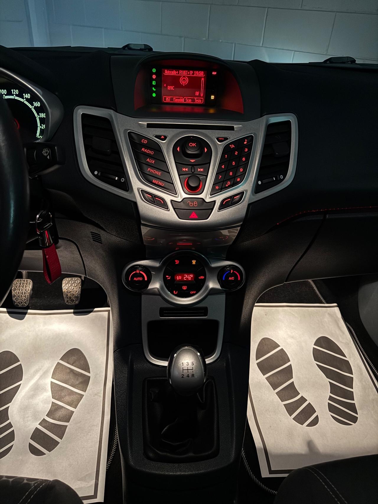 Ford Fiesta 1.4 TDCi 68CV 3 porte Titanium