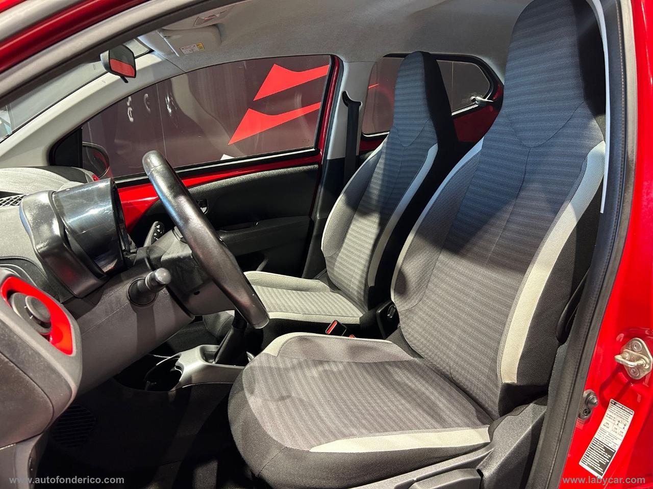 TOYOTA Aygo 1.0 VVT-i 72 CV 5p. x-clusiv