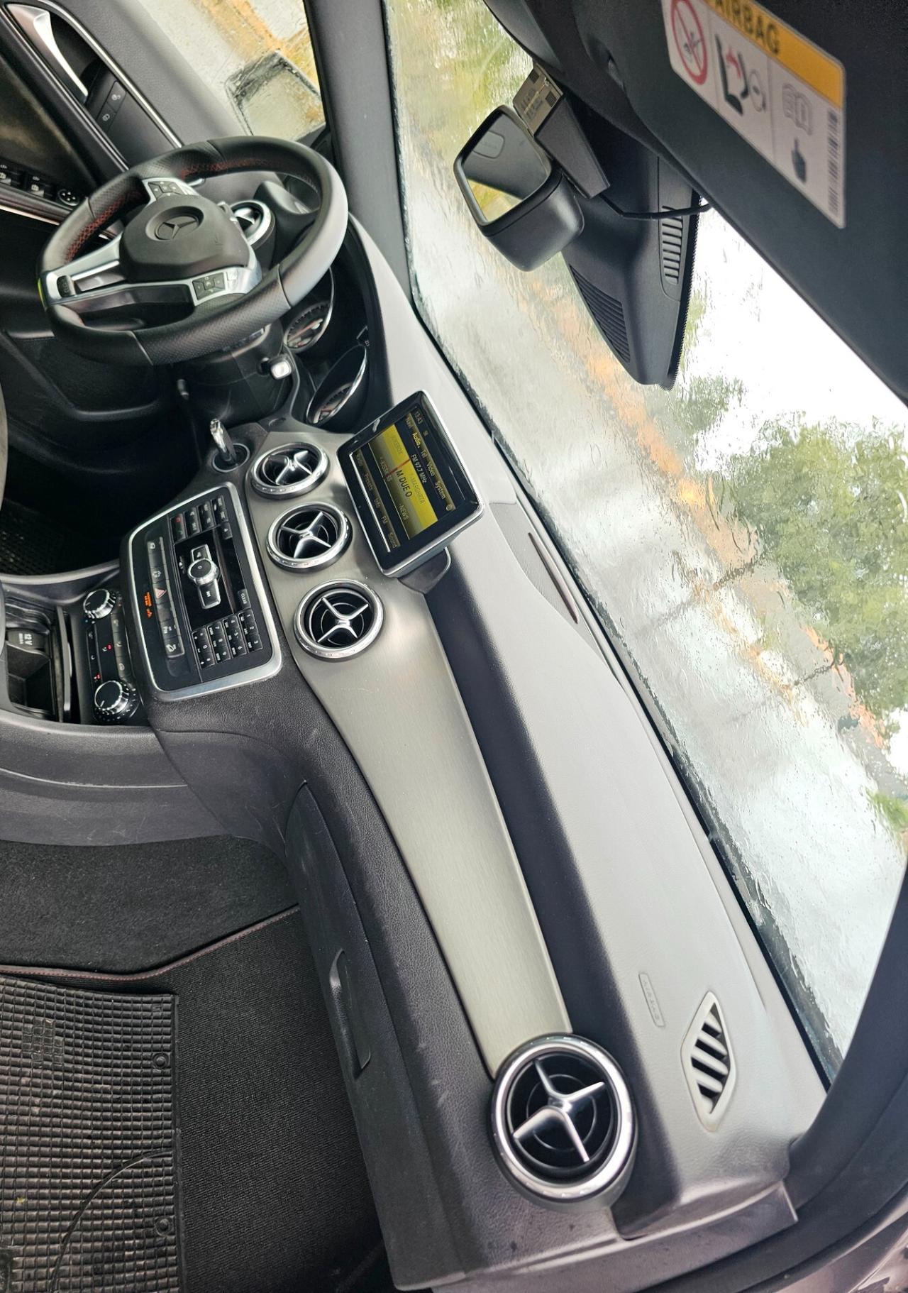 Mercedes-benz GLA 200d Automatic 4Matic Premium AMG
