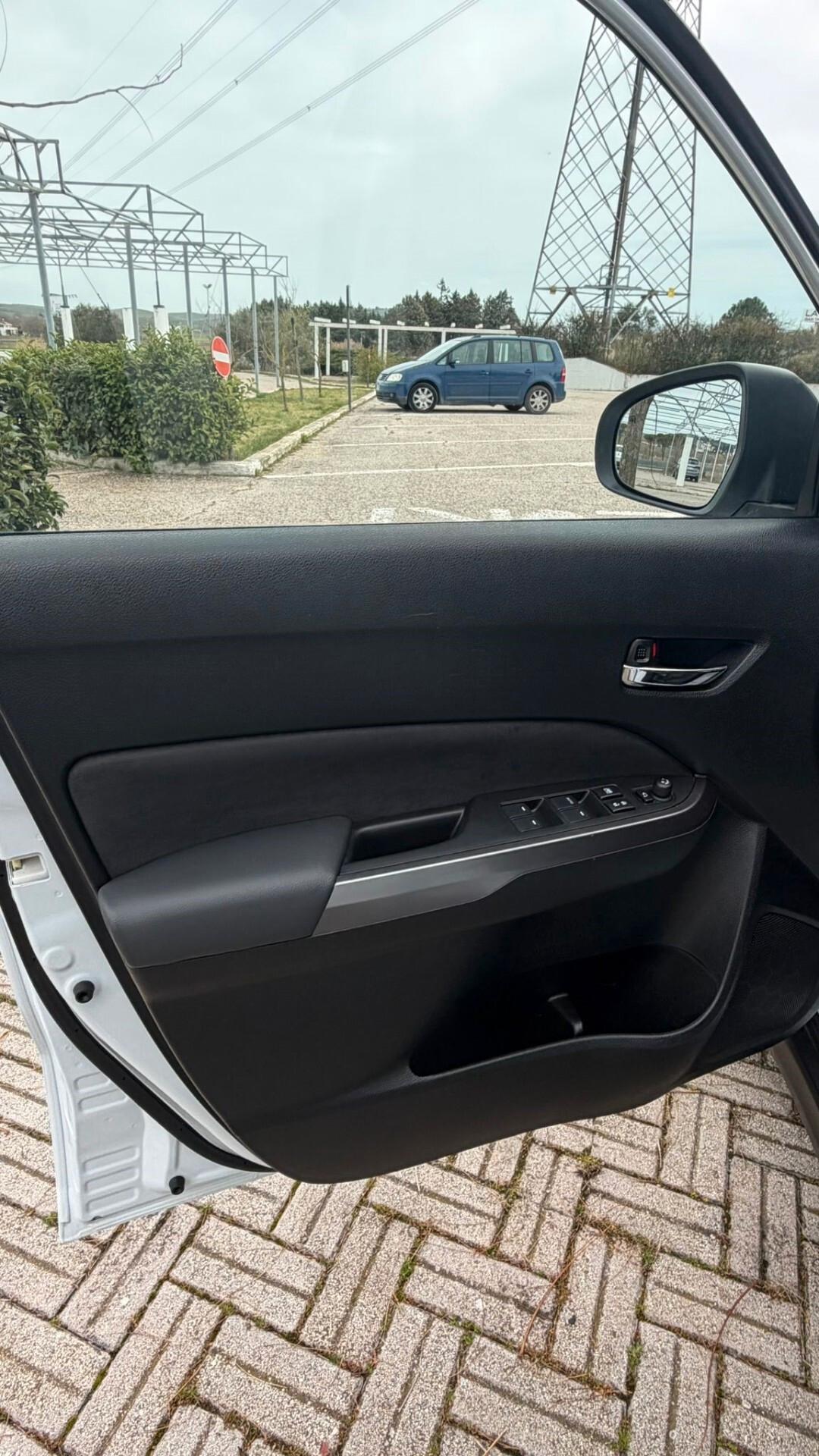 Suzuki Vitara 1.5 140V Hybrid A/T Starview