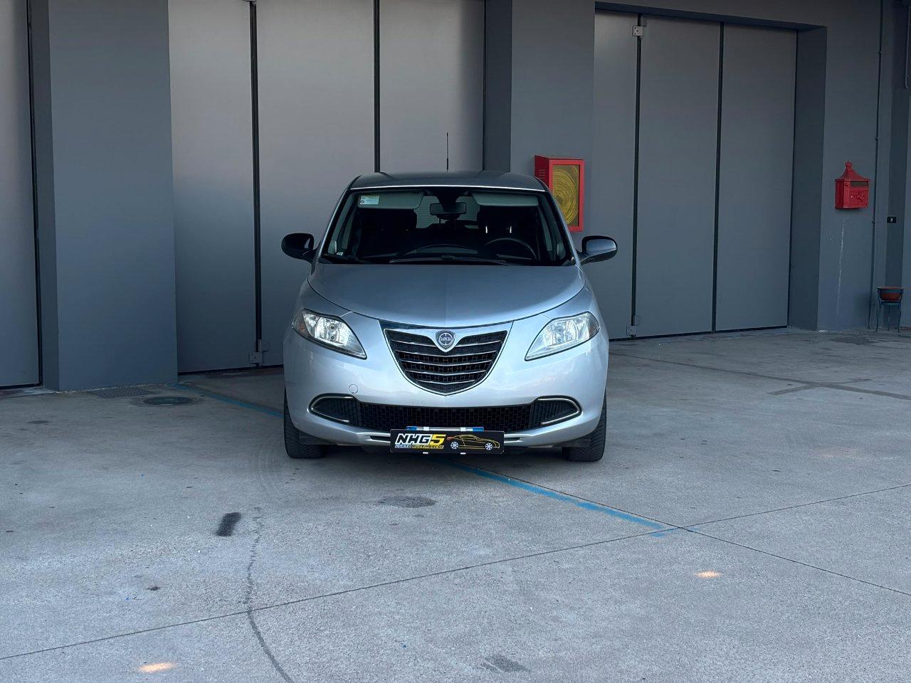 Lancia Ypsilon 5 Porte Ypsilon 1.2 8v Silver s&s 69cv E6