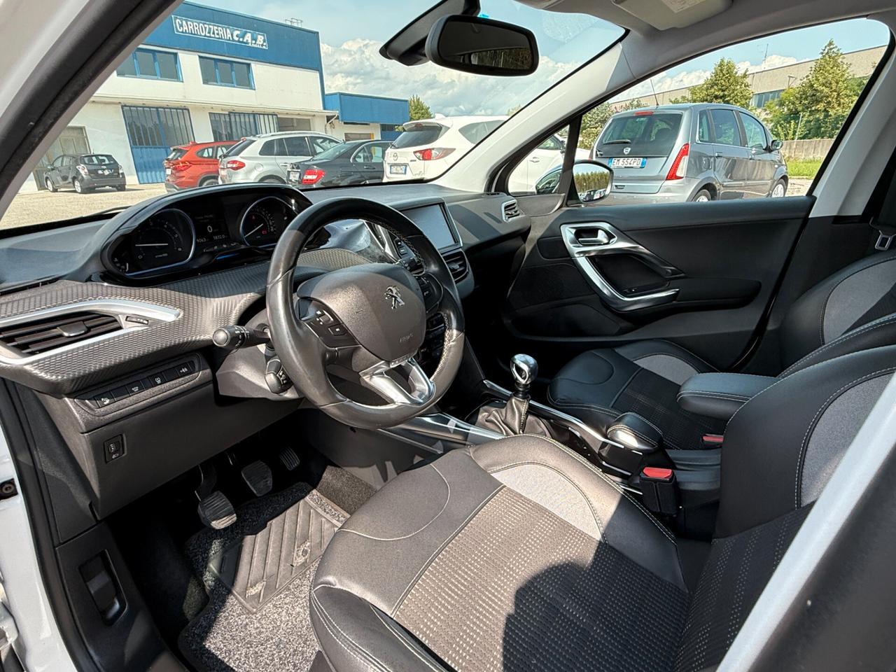 Peugeot 2008 1.6 e-HDi 115 CV Stop&Start Allure