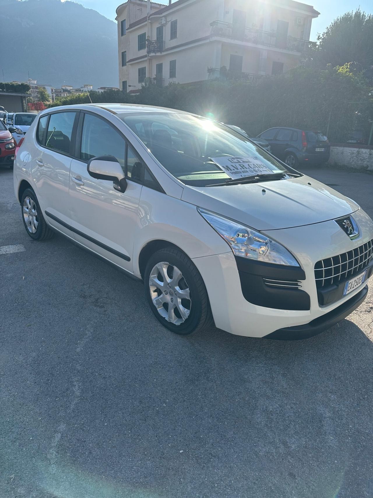 Peugeot 3008 1.6 HDi 110CV cambio robotizzato Business