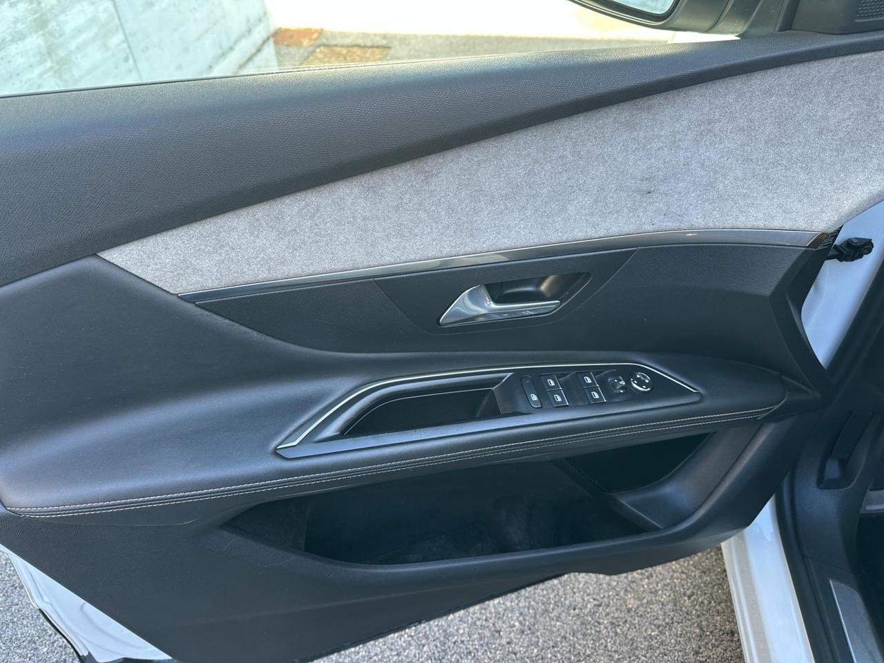 Peugeot 3008 3008 1.5 bluehdi GT s&s 130cv eat8