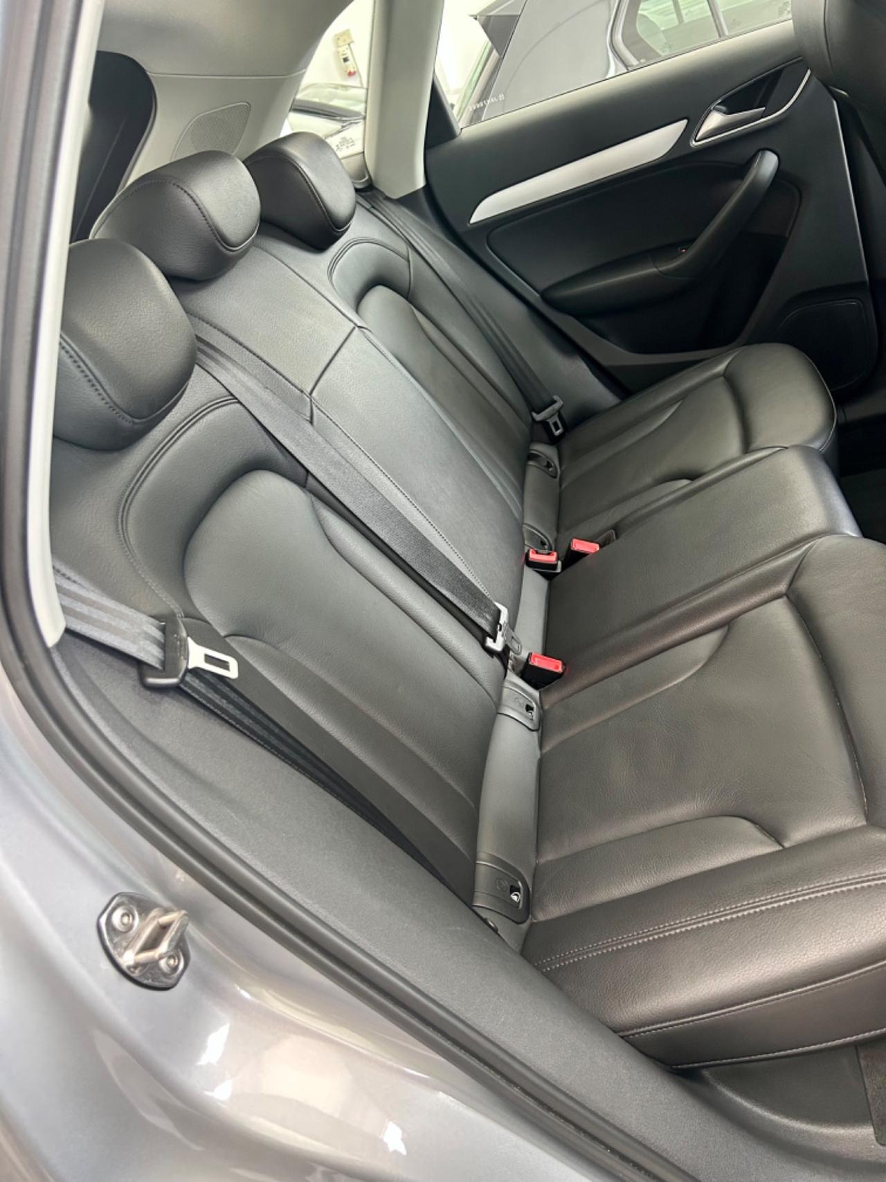 Audi Q3 2.0 TDI 120 CV Sport FINANZIABILE