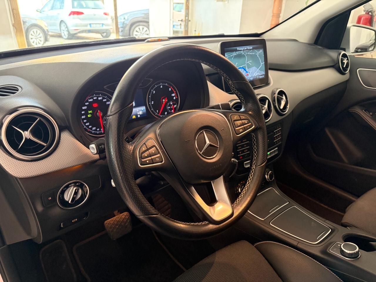 MERCEDES CLASSE B 200 D AUTOMATIC PREMIUM