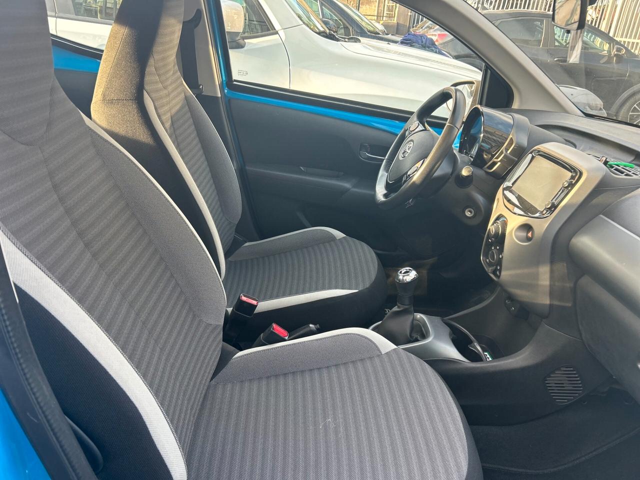 Toyota Aygo 1.0 VVT-i 72 CV 5 porte x-cite