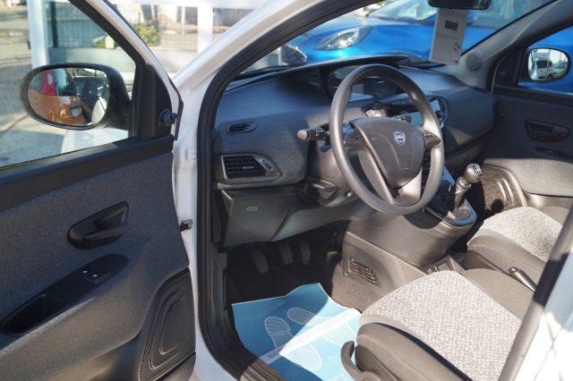 LANCIA Ypsilon 1.0 FireFly 5 porte S&S Hybrid Ecochic Silver