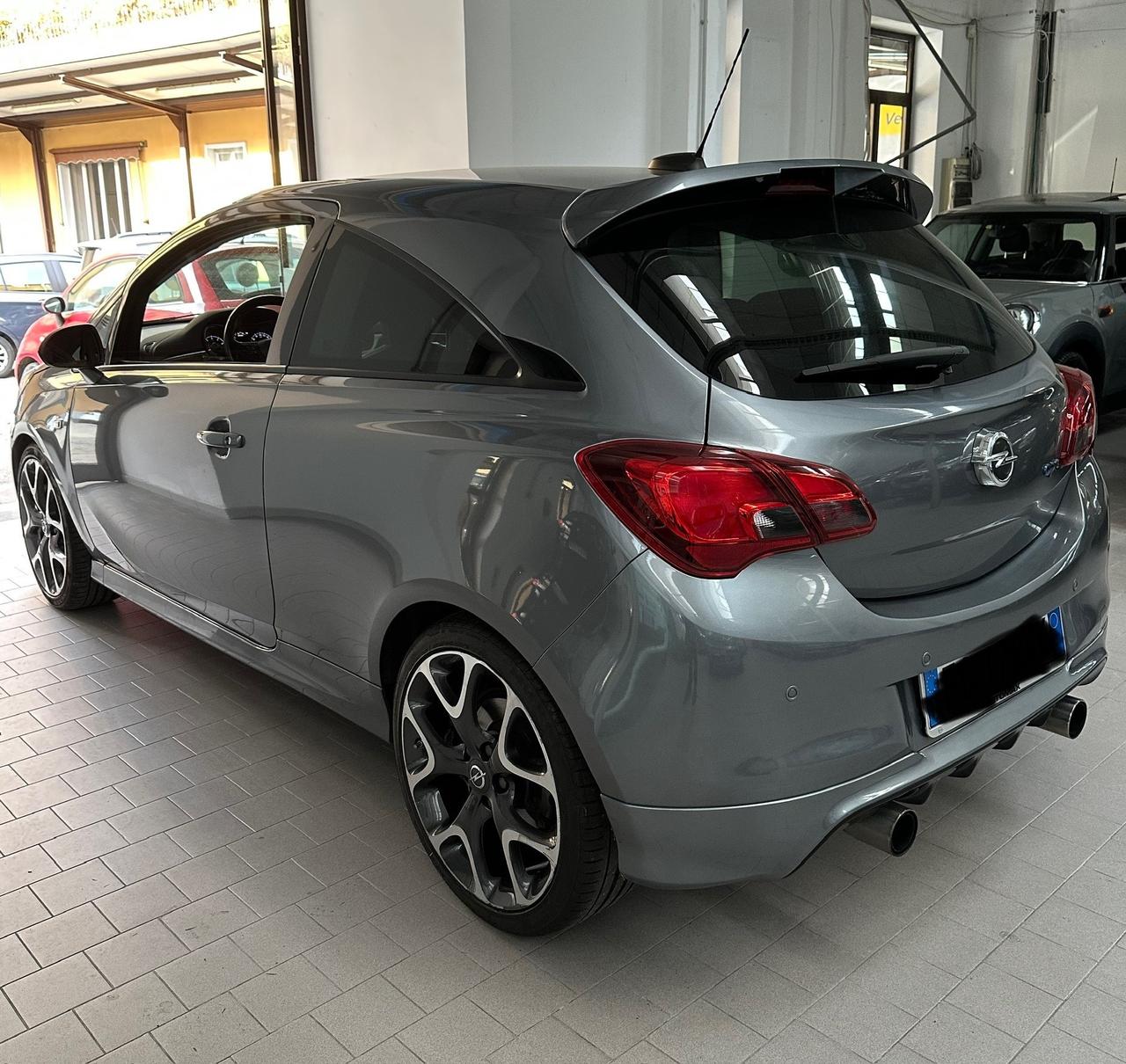 Opel Corsa 1.6 Turbo Coupé OPC