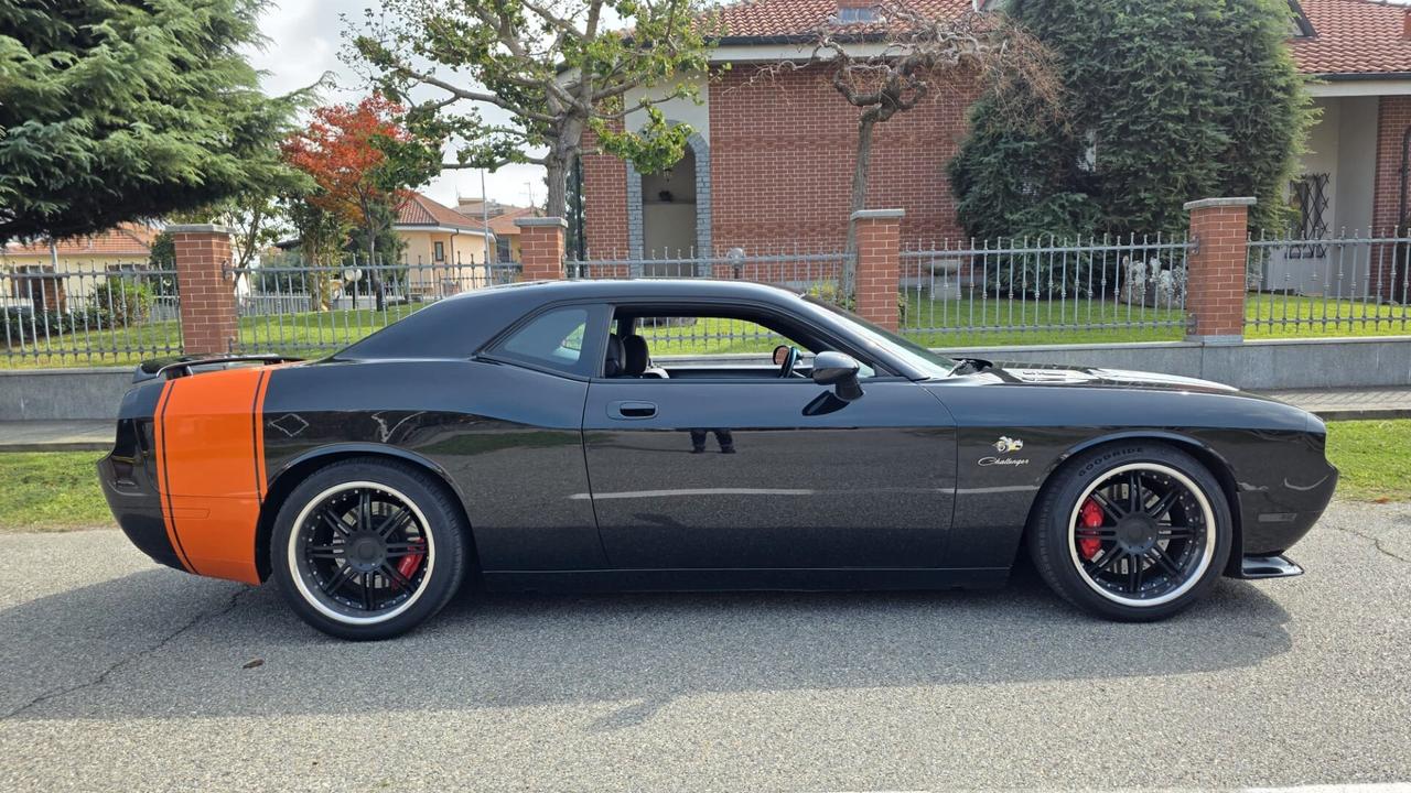 Dodge Challenger SRT-8 2009