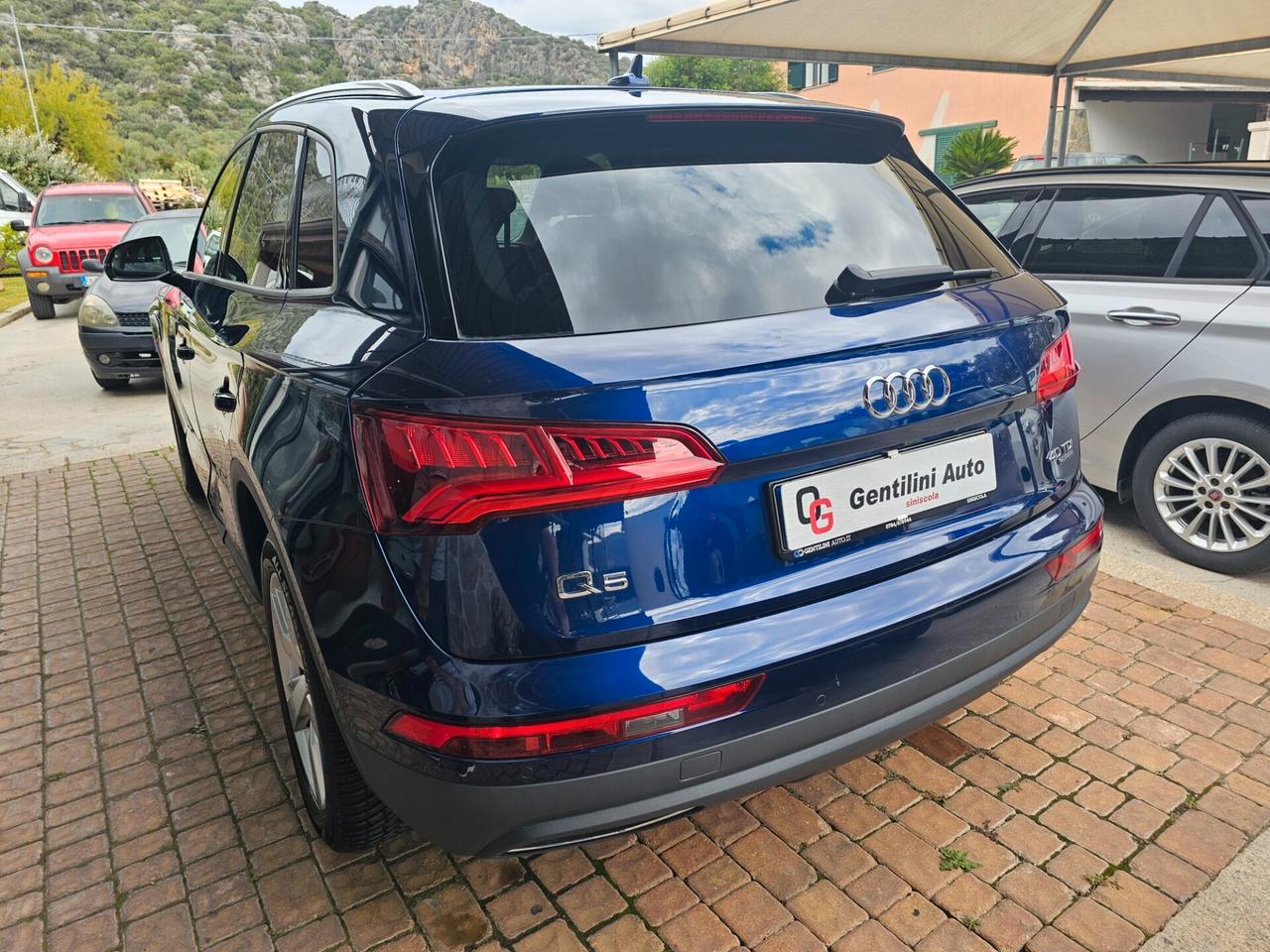 Audi Q5 40 2.0 TDI quattro S tronic Business Sport