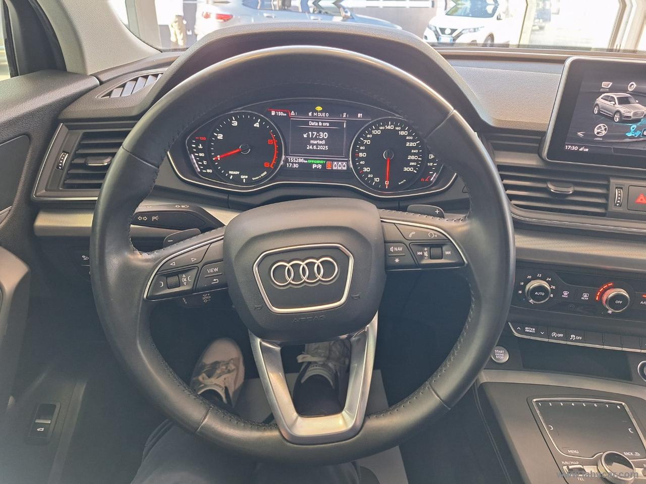 AUDI Q5 2.0 TDI quattro S tronic Business