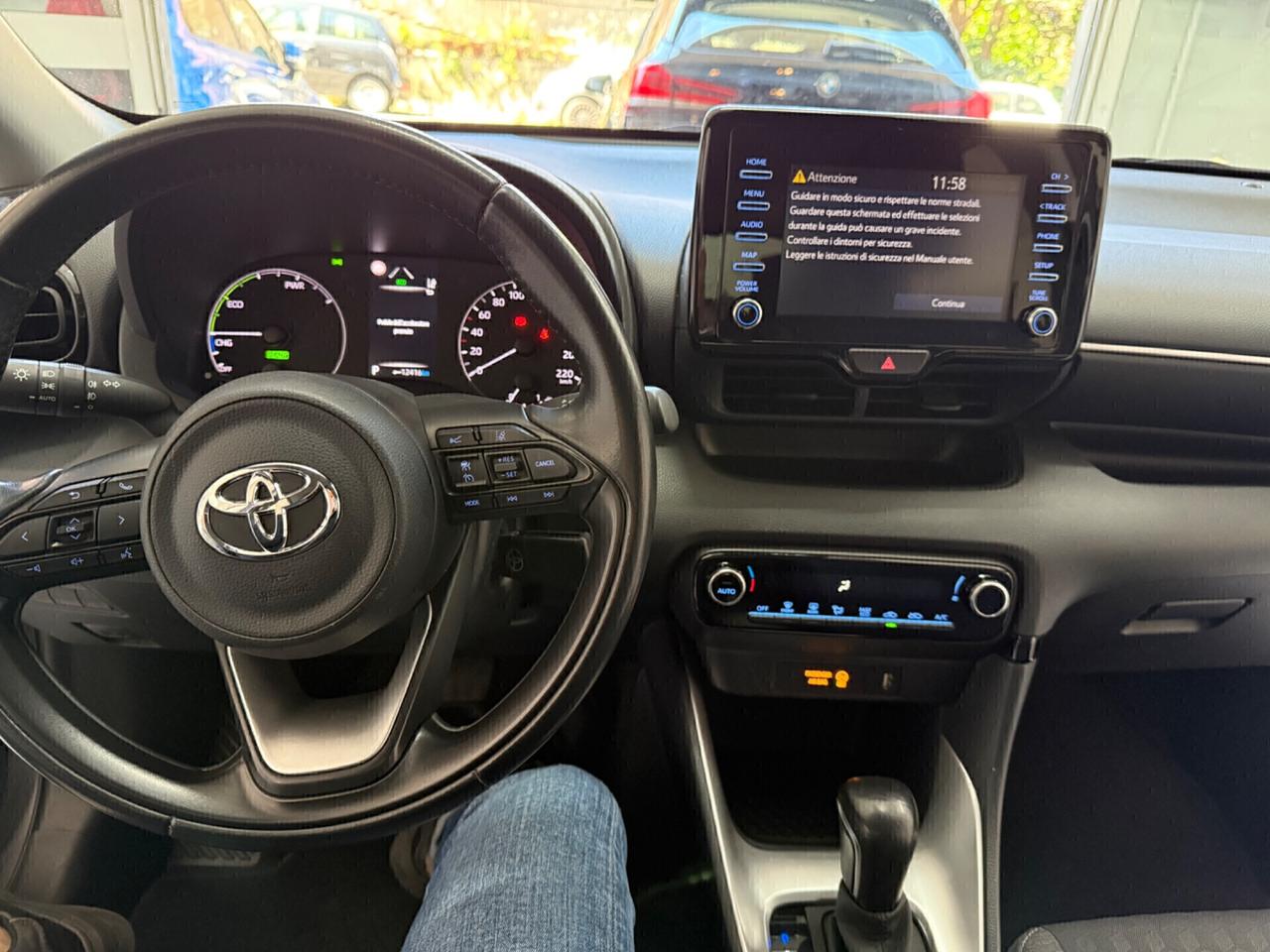 Toyota Yaris 1.5 Hybrid 5 porte Business .