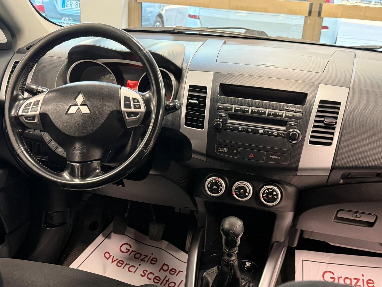 Mitsubishi Outlander 2.0 DI-D Instyle 7 p.ti DPF