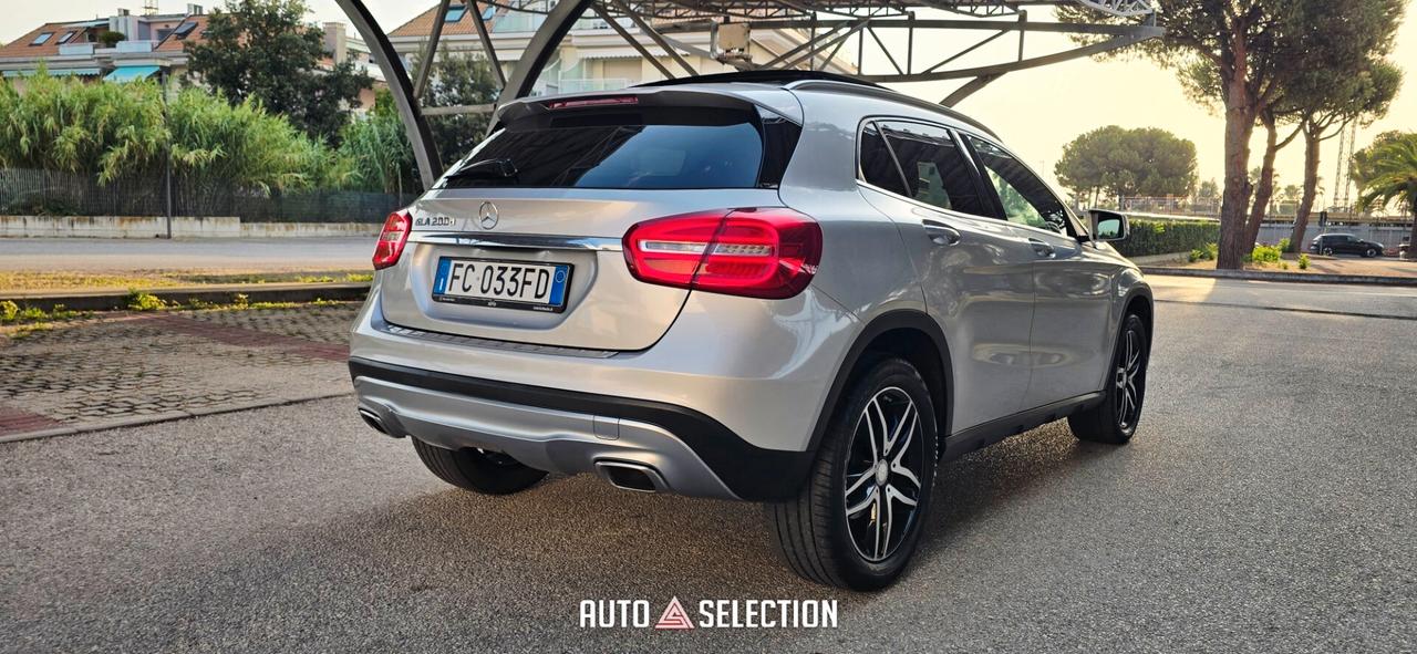 Mercedes GLA. (Tetto apribile)