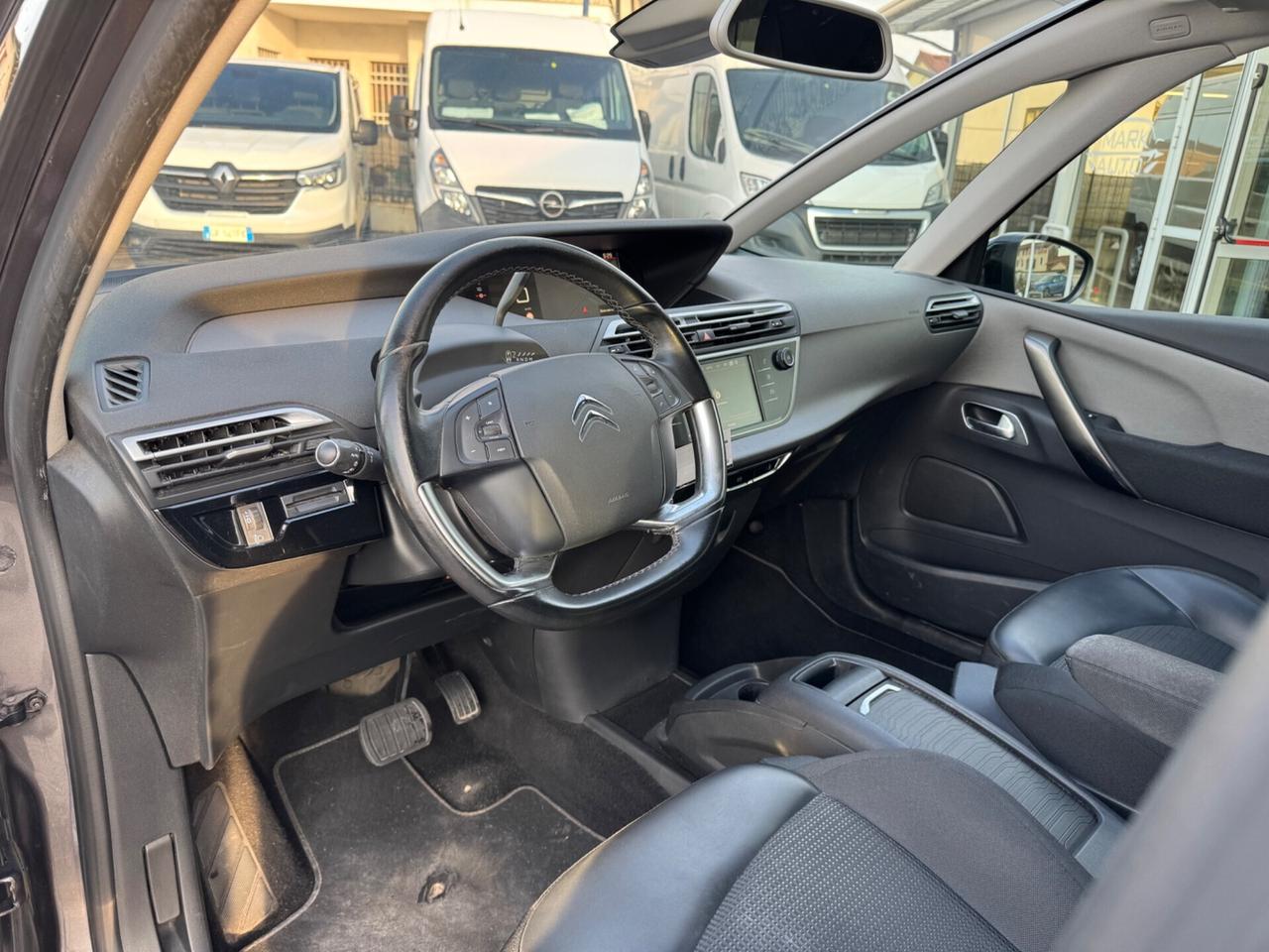 Grand C4 SpaceTourer 130 EAT8 Shine 7 POSTI