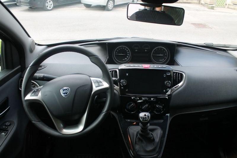 Lancia Ypsilon 1.0 FireFly 5 porte S&S Hybrid Gold