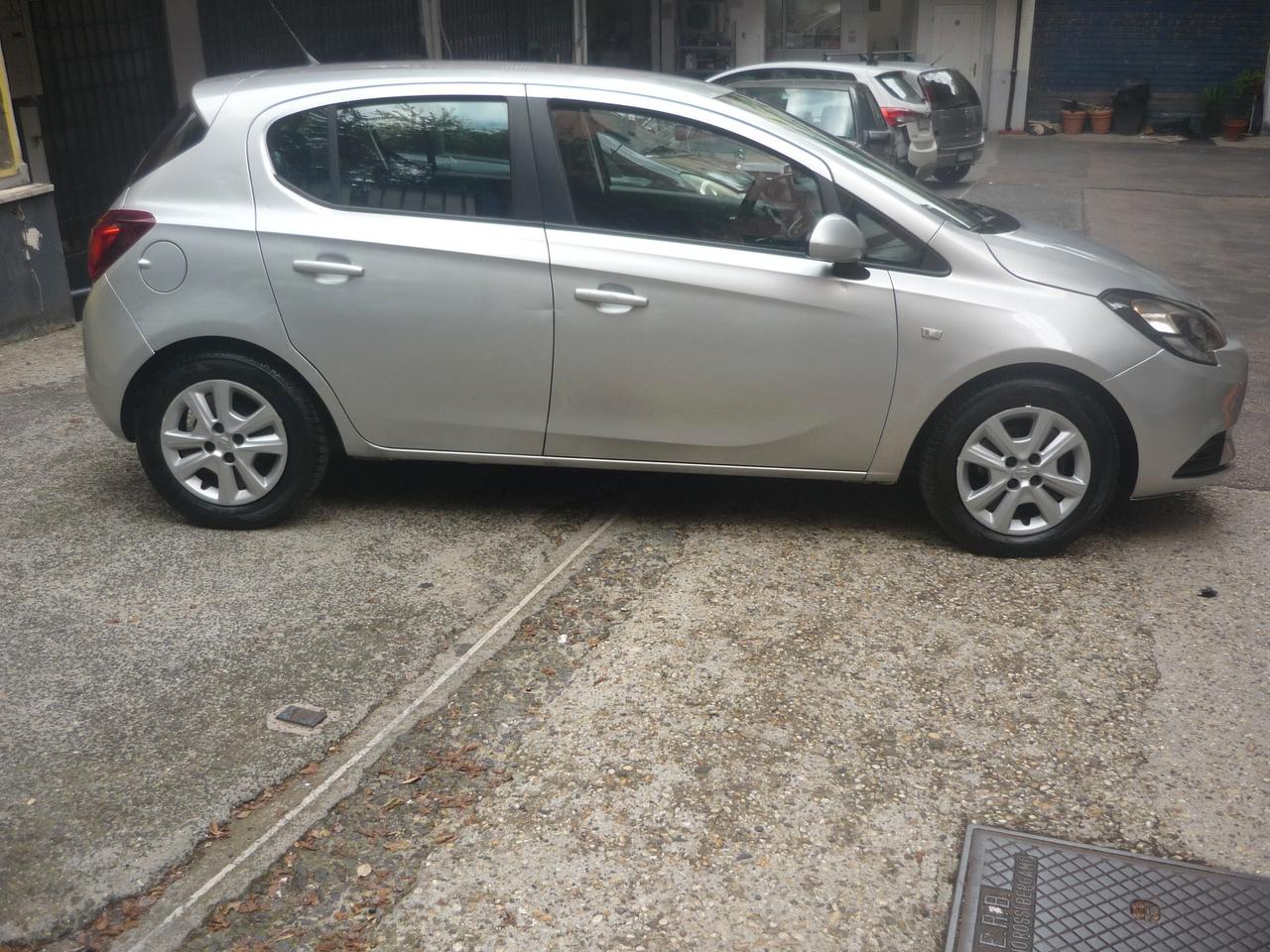 Opel Corsa 1.2 5 porte n-Joy