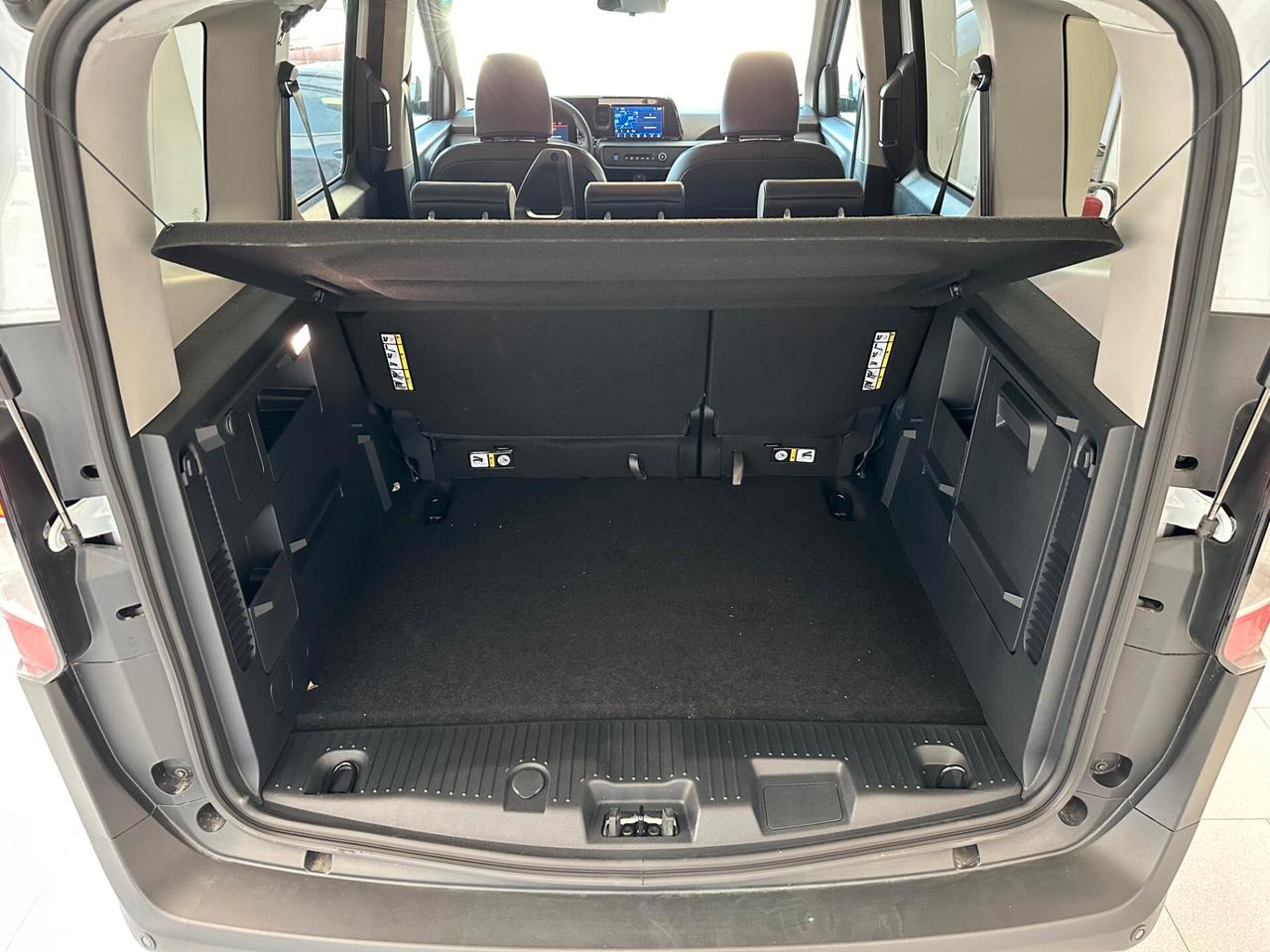 Ford Tourneo Courier 1.0 EcoBoost Powershift Titanium