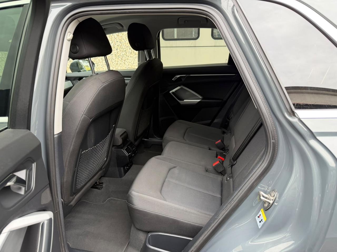 Audi Q3 40 TDI quattro S tronic Business