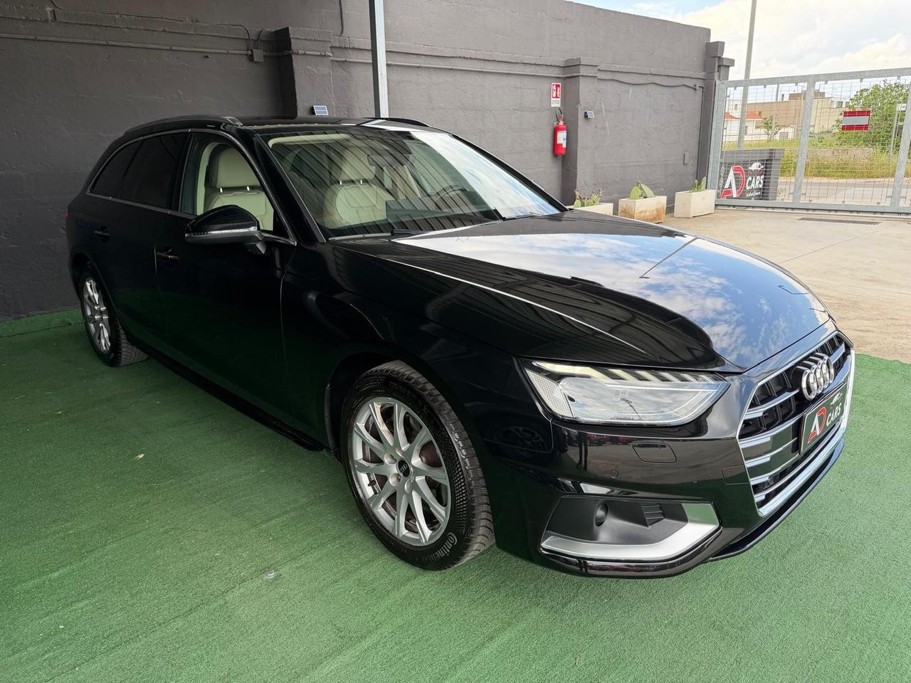 Audi A4 Avant 30 TDI/136 CV S tronic Business Advanced
