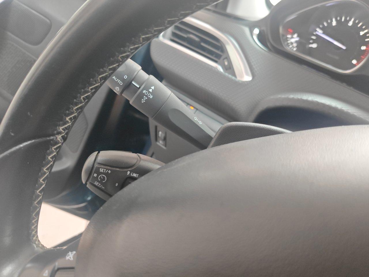 Peugeot 2008 2008 1.5 bluehdi Allure s&s 100cv 6marce