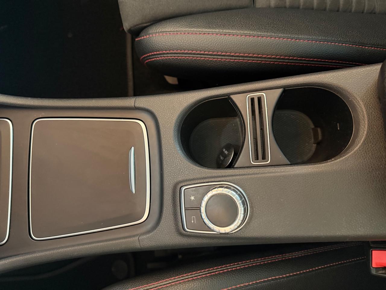 Mercedes-benz CLA 200 d - Automatico - Neopatentati