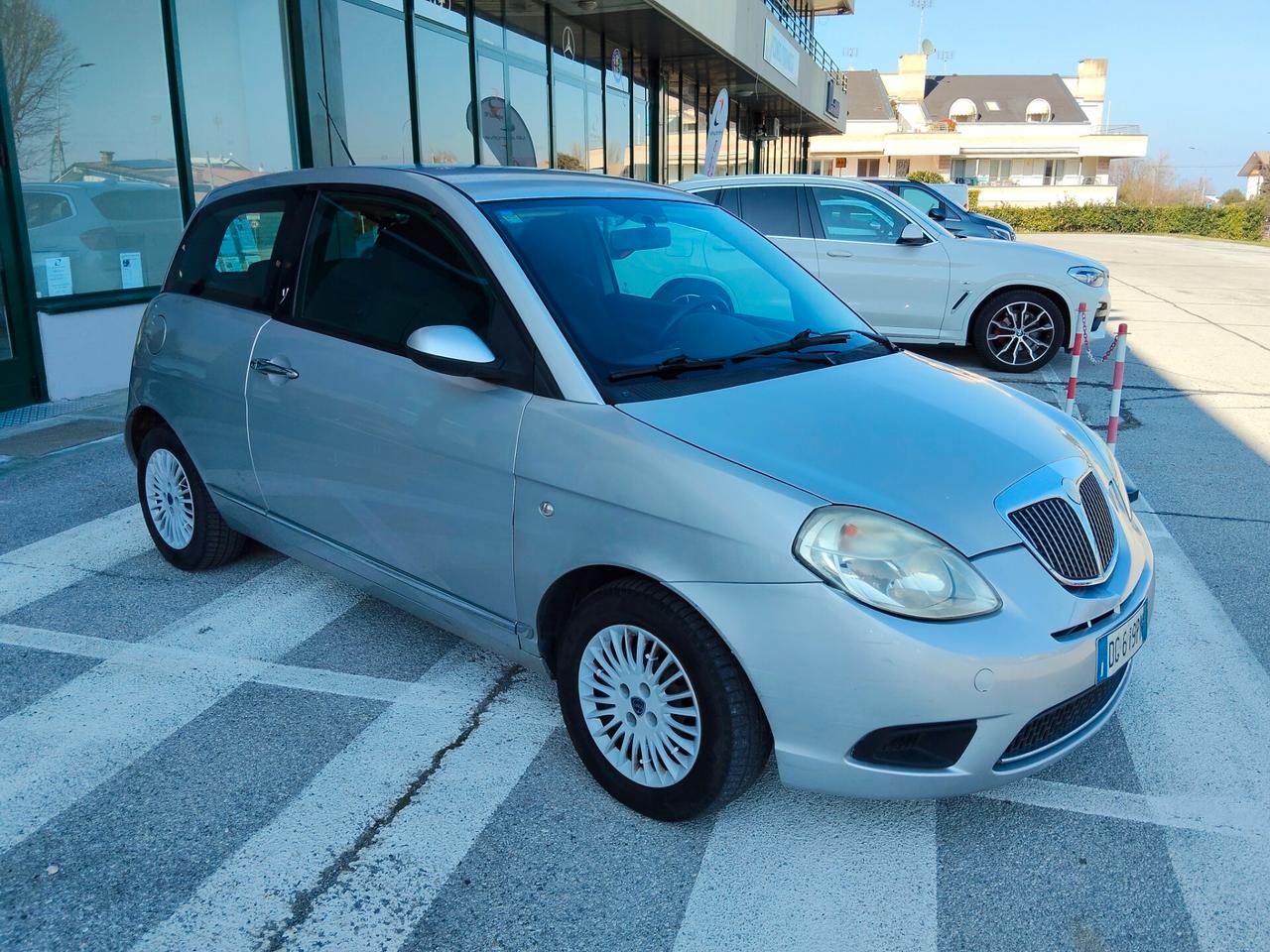 Lancia Ypsilon 1.2 8V
