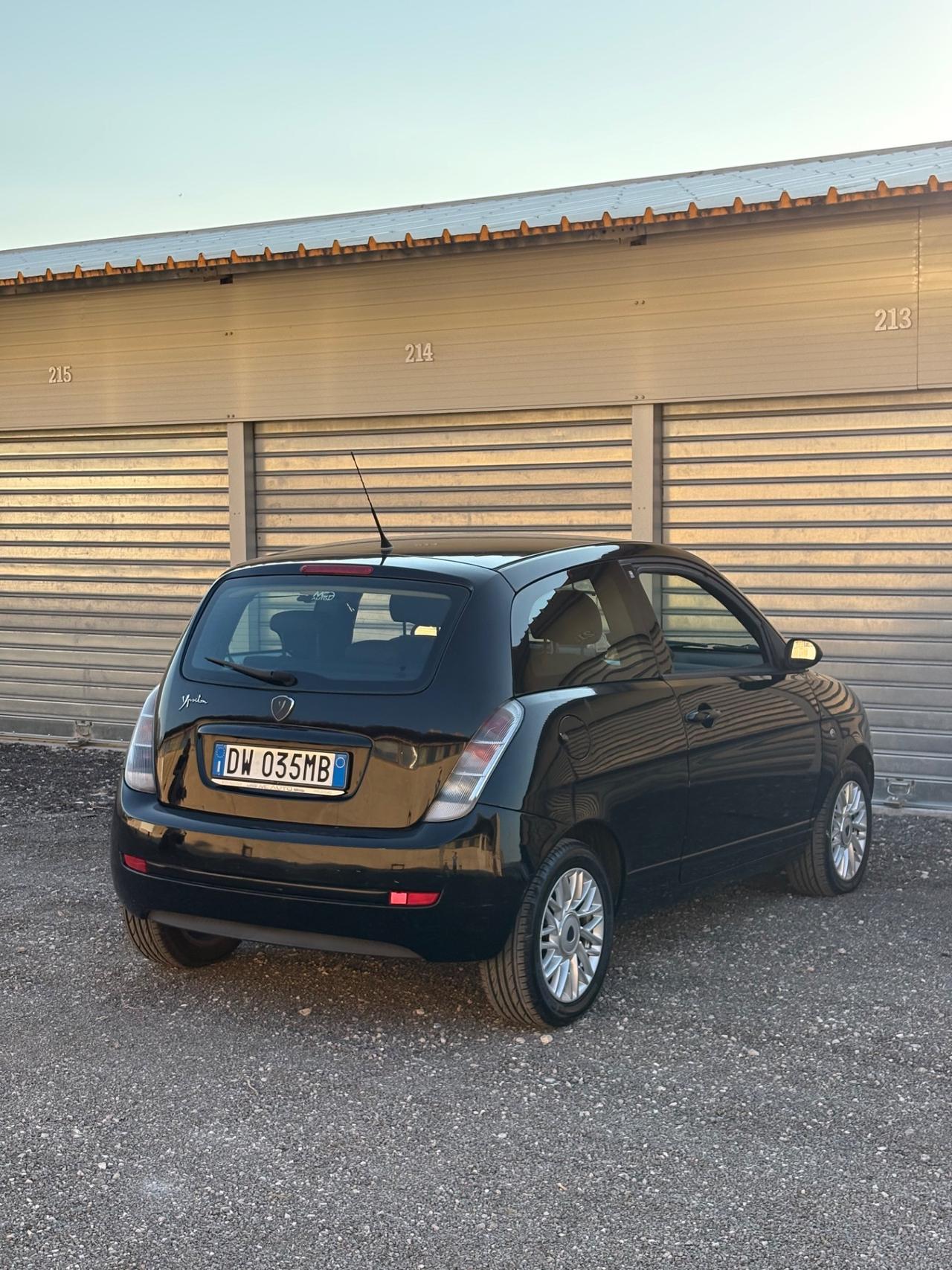 Lancia Ypsilon 1.4 Argento Ecochic GPL