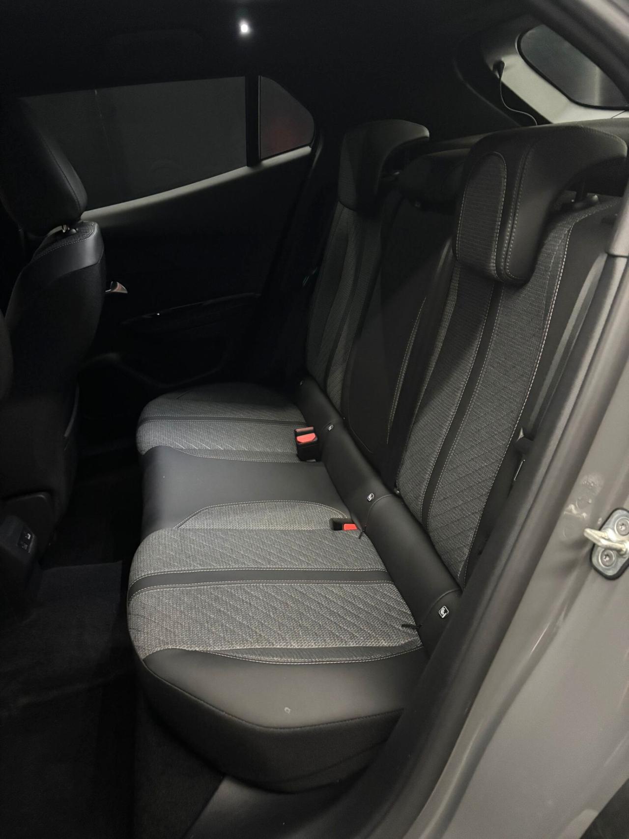 Peugeot 2008 1.2 PureTech 100 S&S Allure