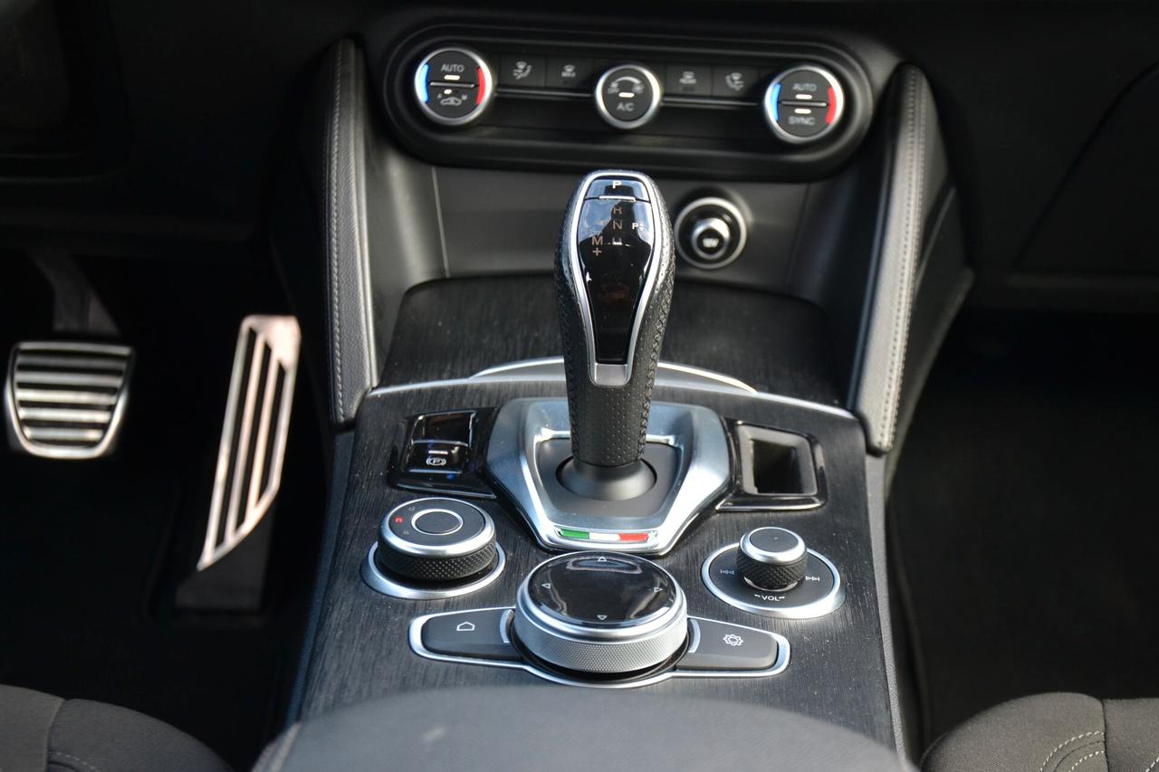 Alfa Romeo Stelvio 2.2 160CV SUPER MY23 SENZA VINCOLI FINANZIARI • UNIPRO' IVA ESPOSTA GARANZIA 12M