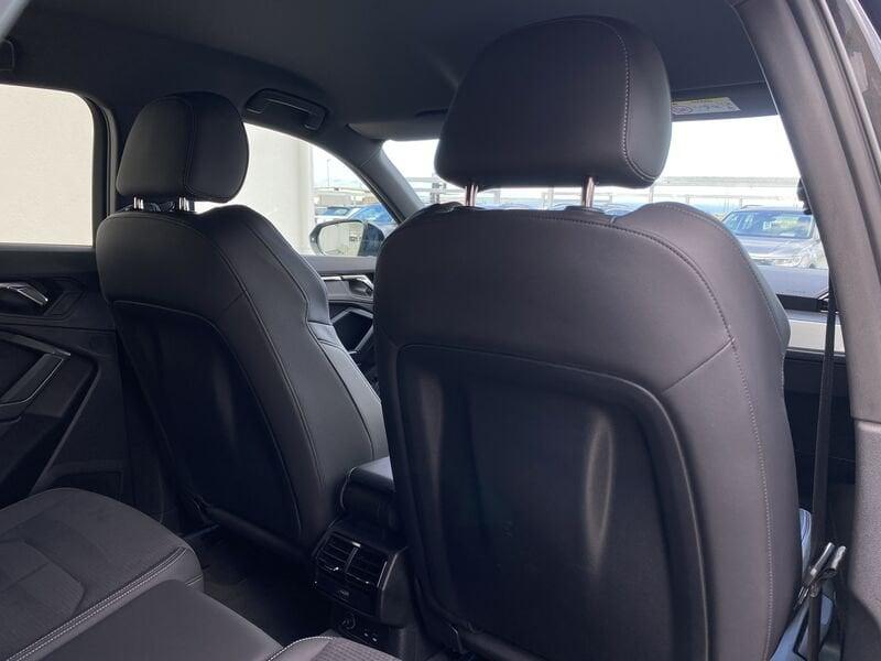 Audi Q3 SPB S Line interno ed esterno 2.0 TDI 150CV S-Tronic 35