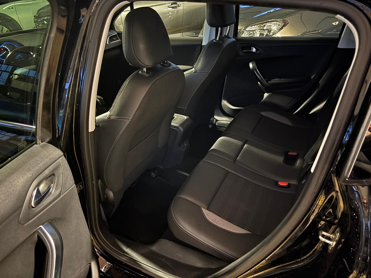 Peugeot 2008 1.2 PureTech Turbo 110CV S&S Allure