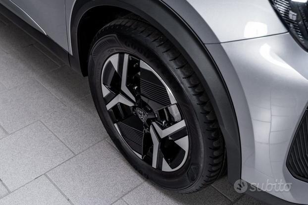 PEUGEOT 2008 PureTech 100 S&S Allure