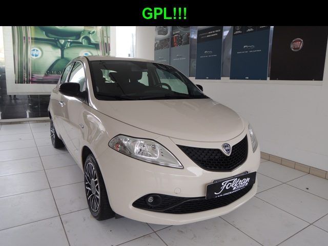 LANCIA Ypsilon 1.2 69 CV 5 porte GPL Ecochic Gold