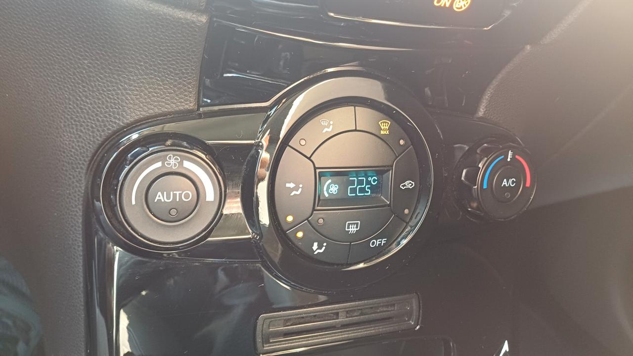 Ford Fiesta 1.5 TDCi 75CV 5 porte Titanium