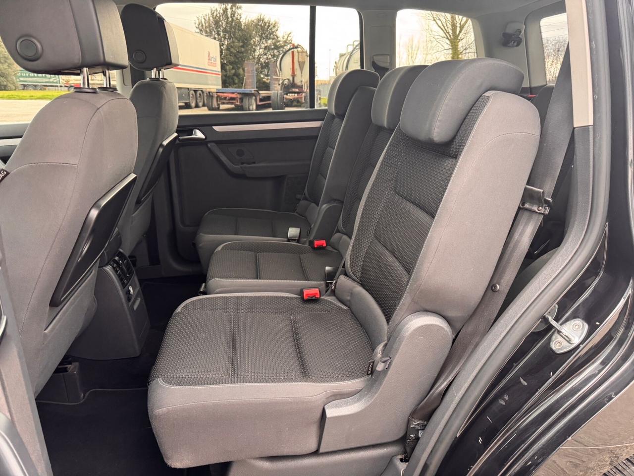 Volkswagen Touran Business 1.4 Highline EcoFuel 7 posti