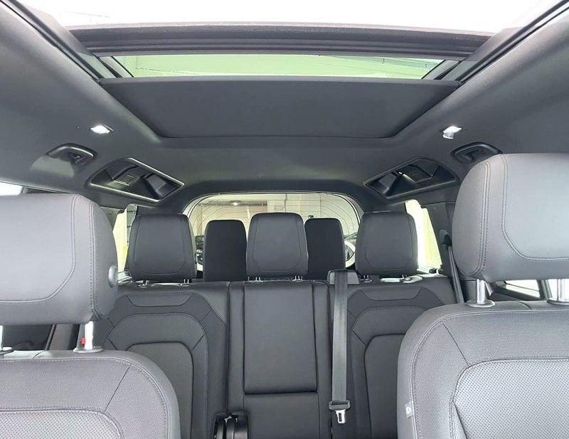 Land Rover Defender 3.0 D6 250 110 HSE AWD auto.