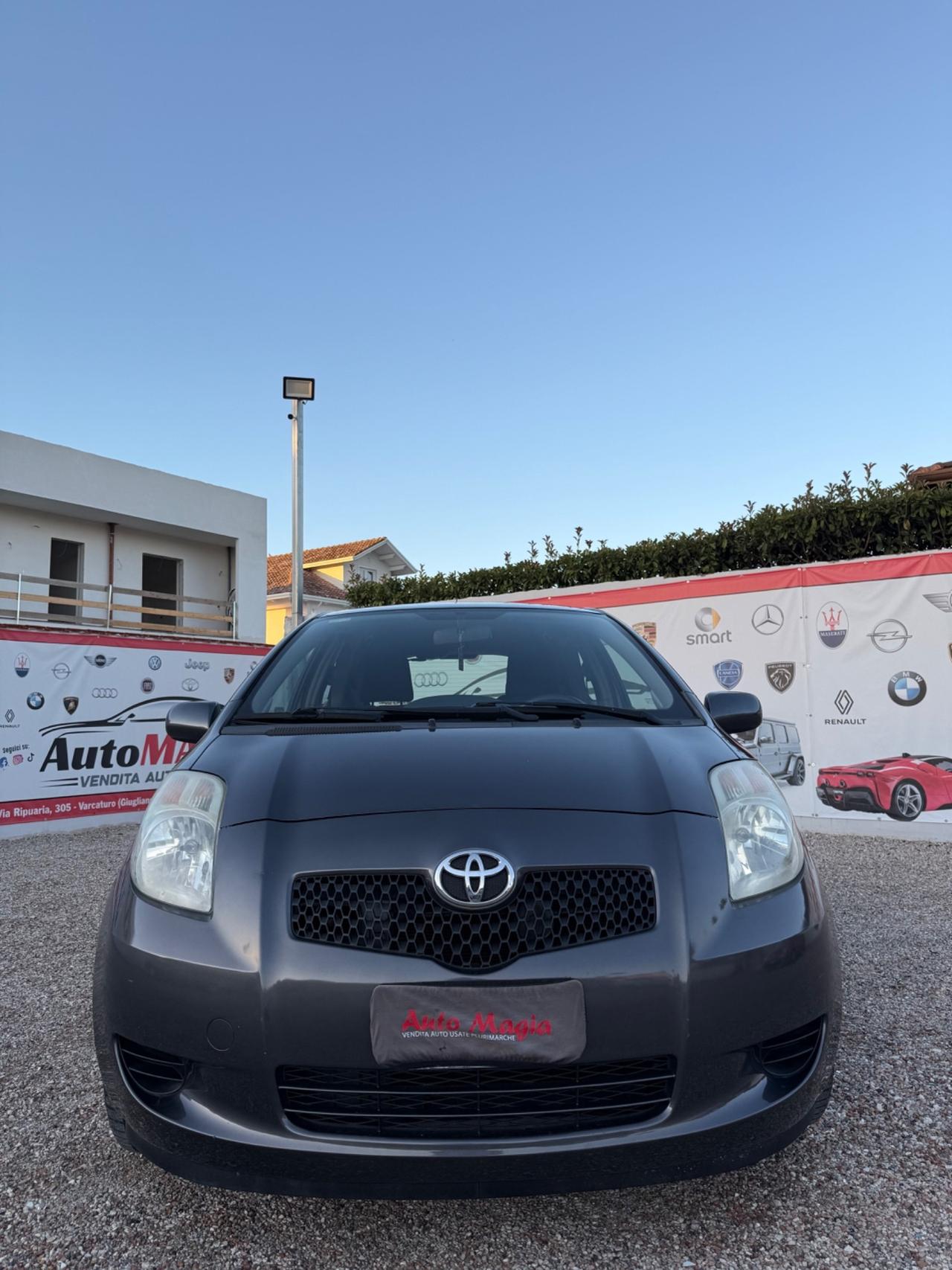 Toyota Yaris 1.0 3 porte Sol