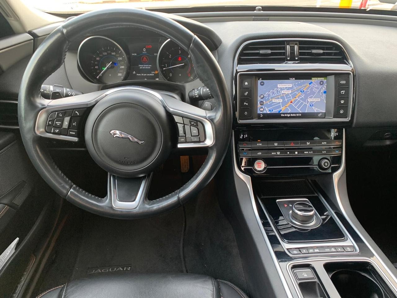 Jaguar XE 2.0 D 180 CV autom. Ok catena