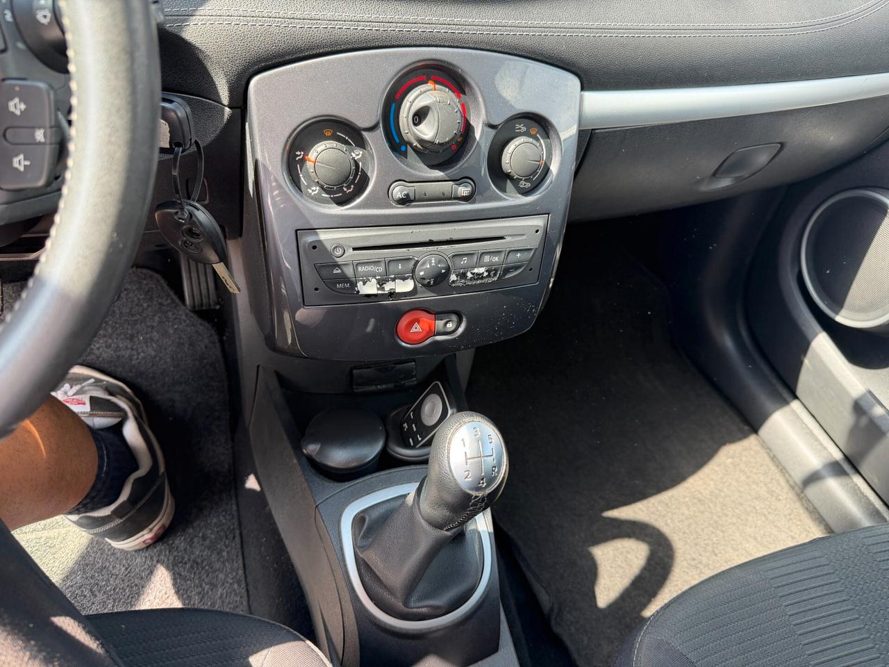 RENAULT CLIO 2010 1.2 BENZINA 101 CV