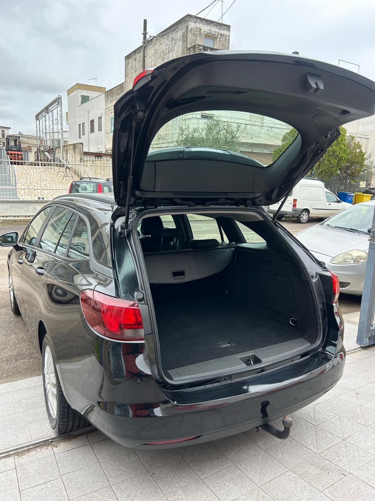 Opel Astra 1.6 110 CV 5 porte-2019/NAVI