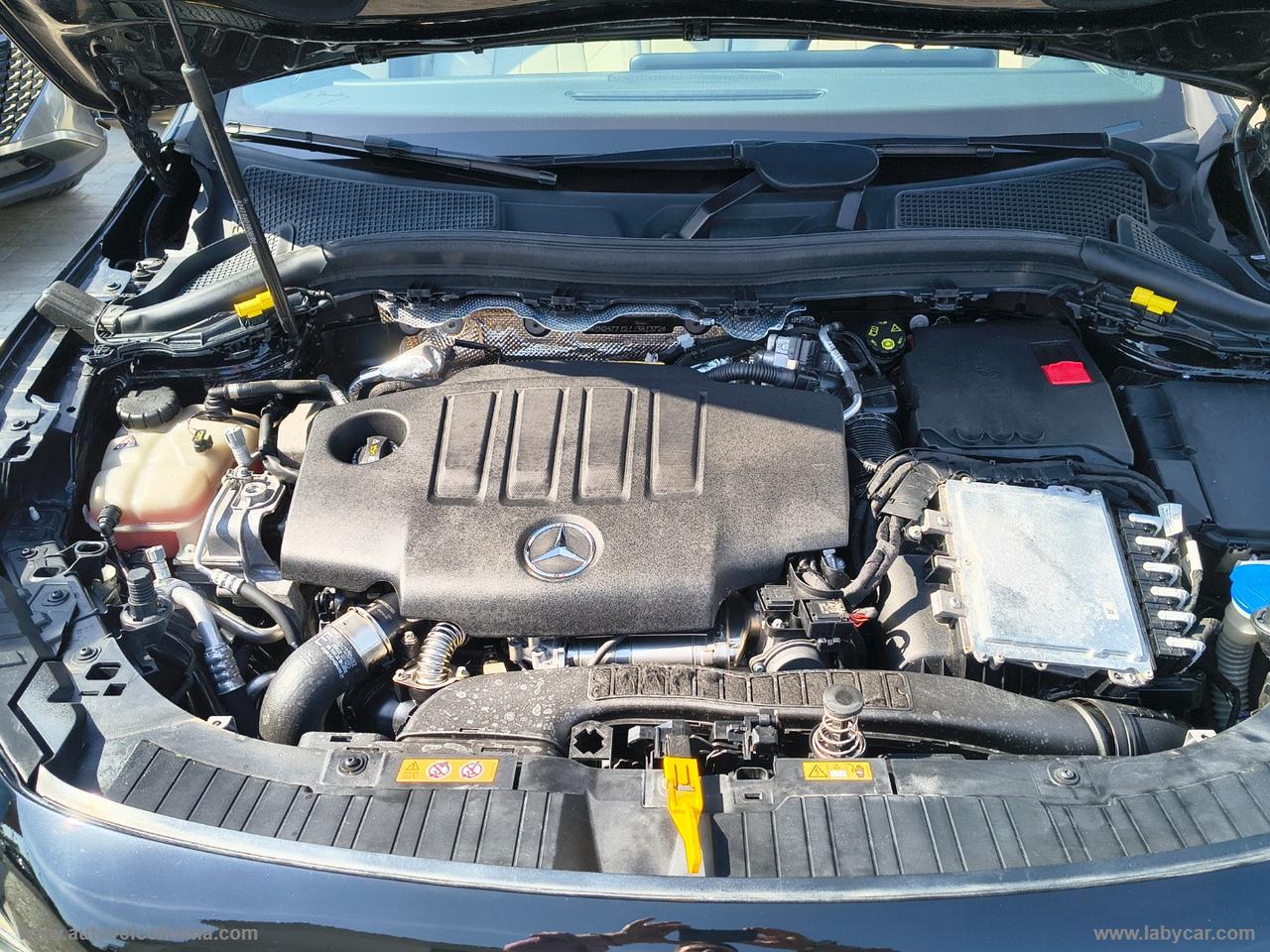 MERCEDES-BENZ GLA 200 d Automatic Sport Plus TETTO APRIBILE - FARI MULTIBEAM