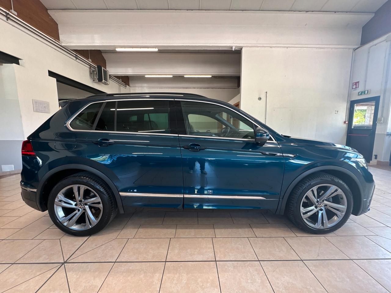 VOLKSWAGEN TIGUAN R-LINE 2.0 TDI DSG *CARPLAY*LED*LUCI*