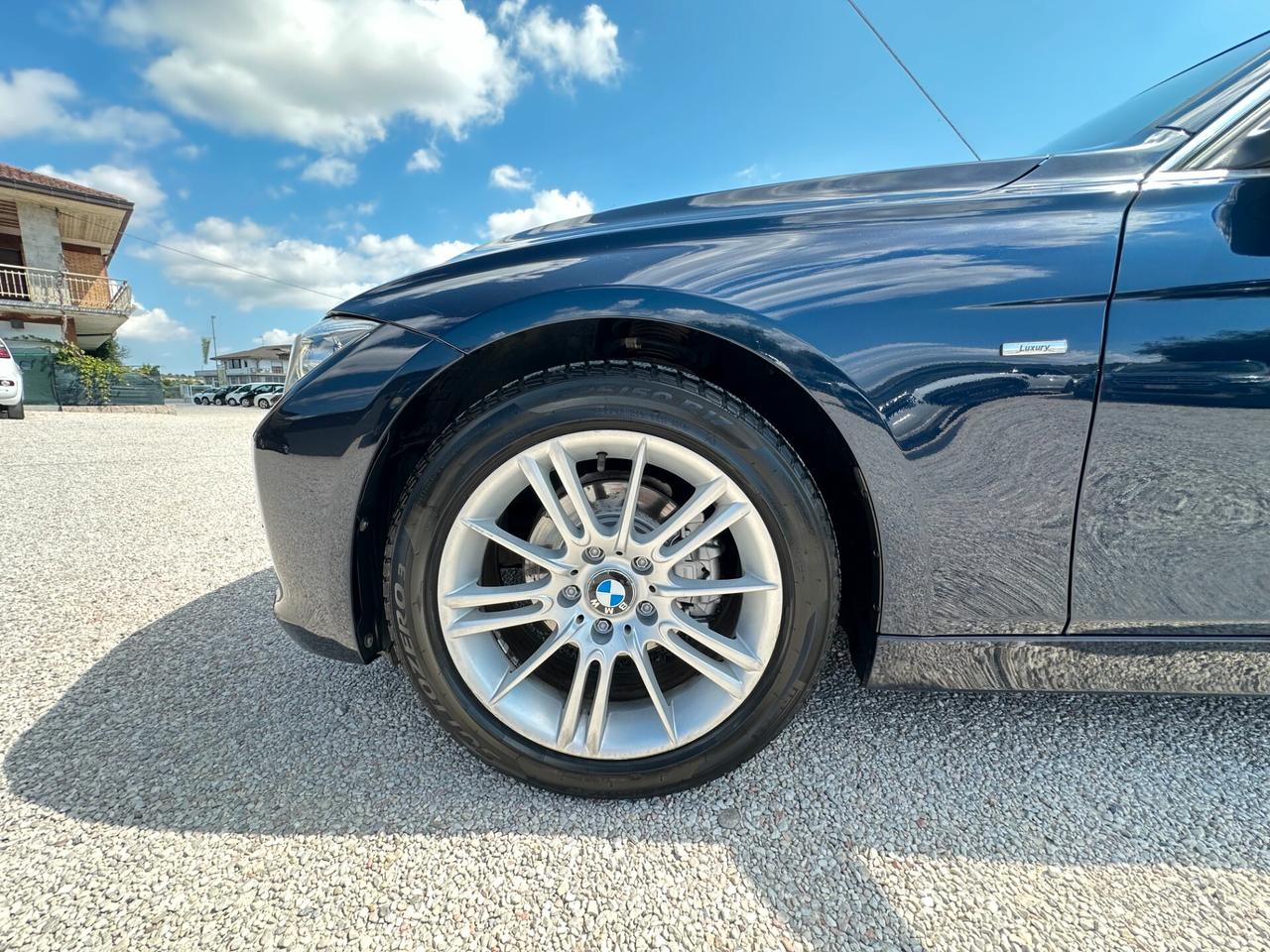 Bmw 318d Touring Luxury 197.106 km FULL OPTIONAL