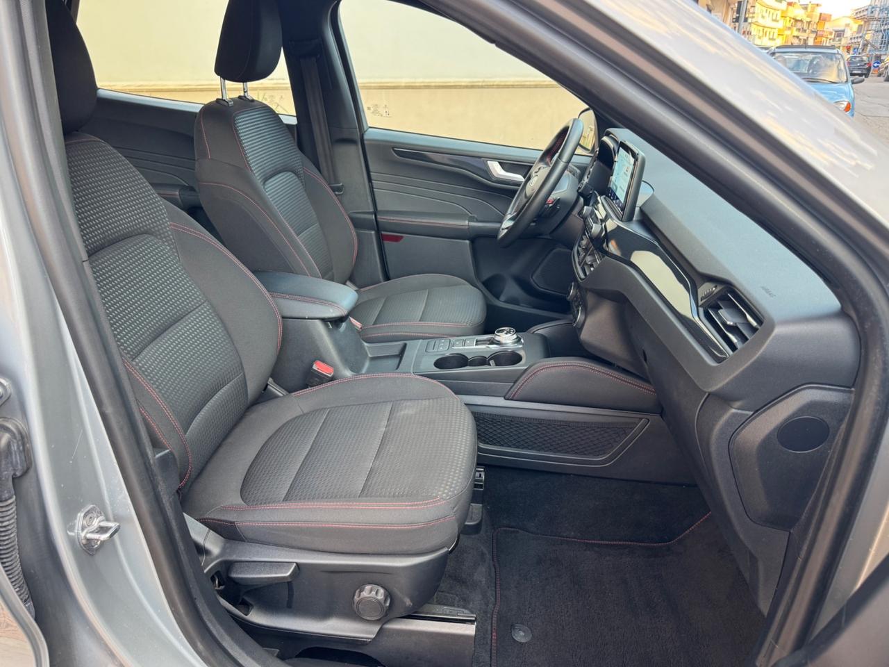 Ford Kuga 1.5 TDCI 120 CV ST-Line AUTO